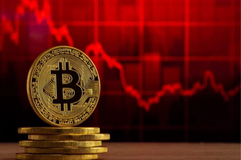 Bitcoin cai forte no fim de semana e atinge menor nível em meses